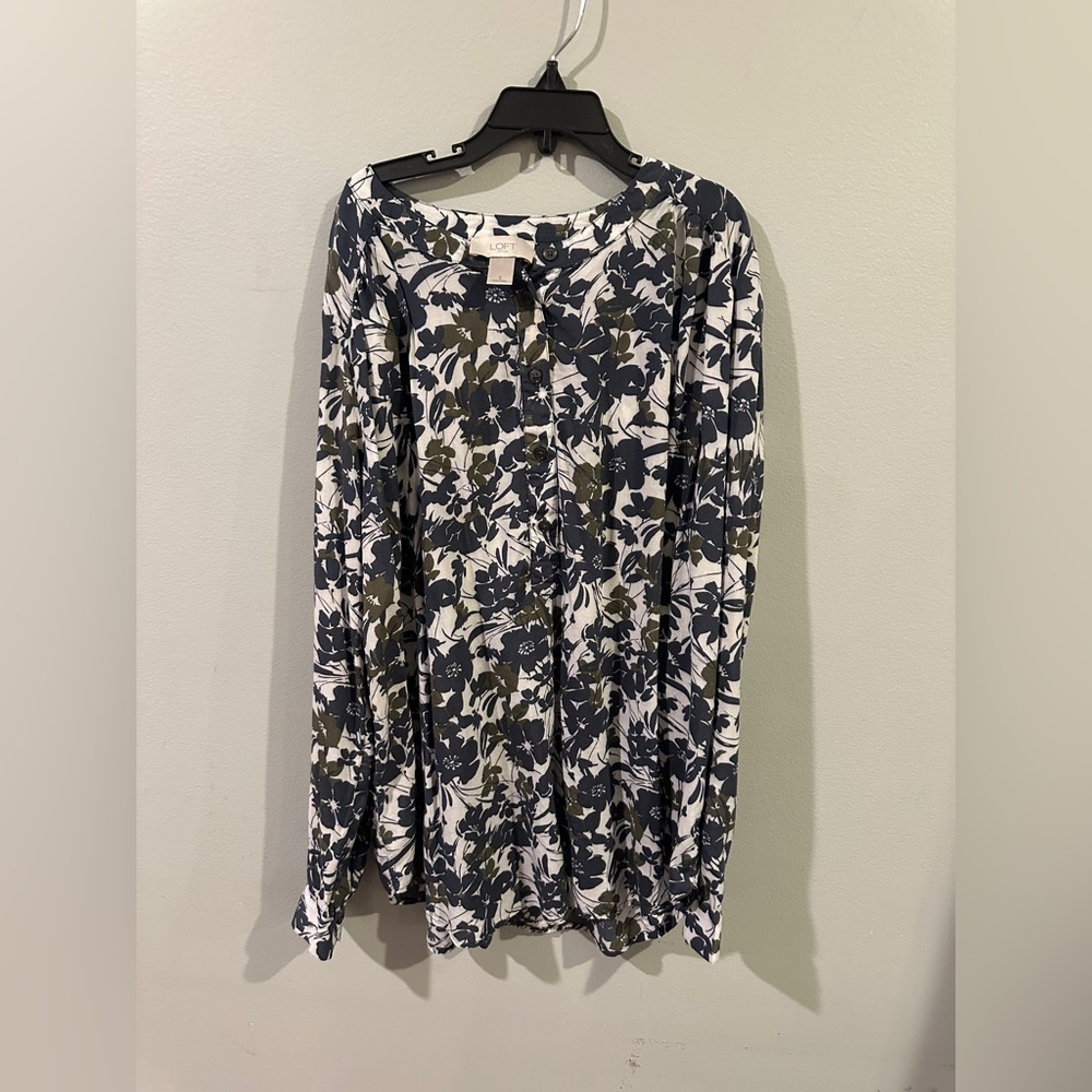 LOFT Outlet Floral Blouse Small Navy Ivory Olive Rayon Button Front Boho Work